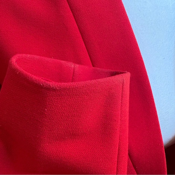 Ann Taylor Red Blazer, Size 6 - Picture 11 of 13